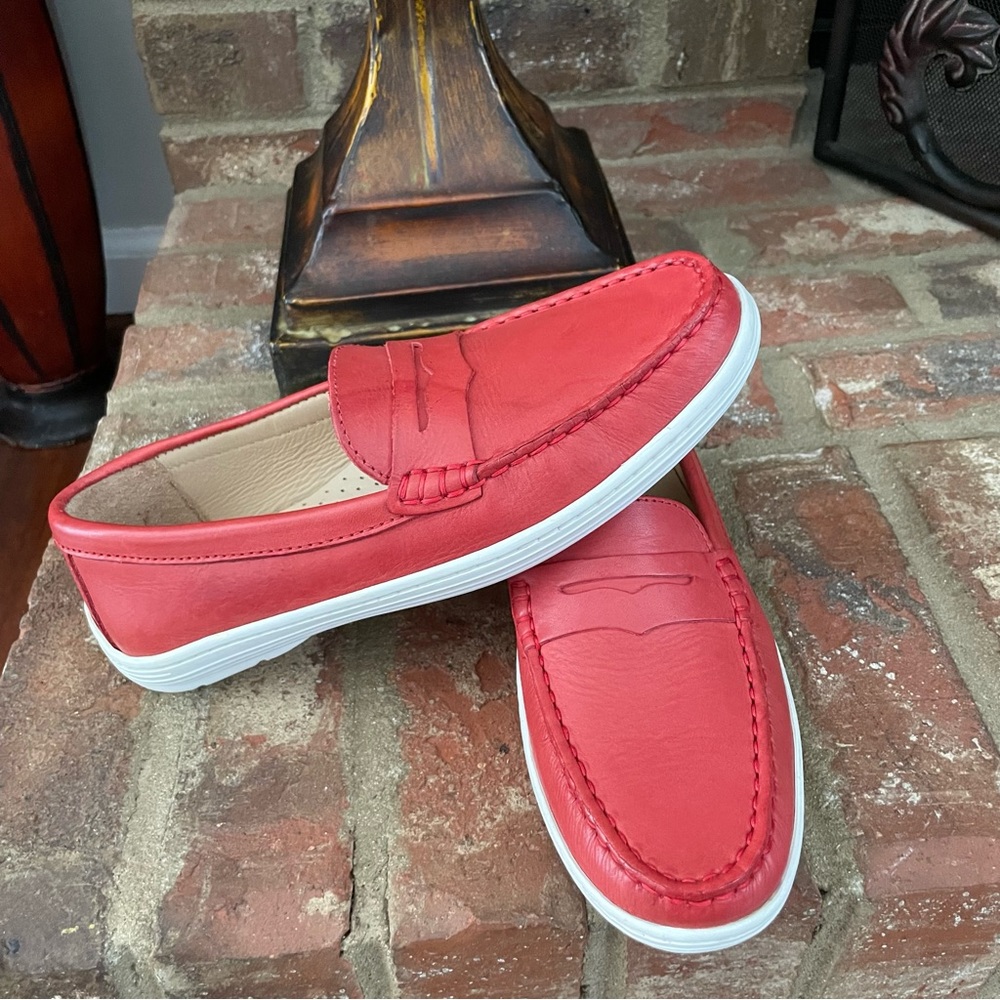 Driver Club USA Boys/Girls Leather Moccasin Venetian Loafer Driving Style